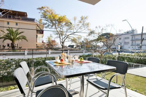 Apartamentos Castellmar Castelldefels Εξωτερικό φωτογραφία